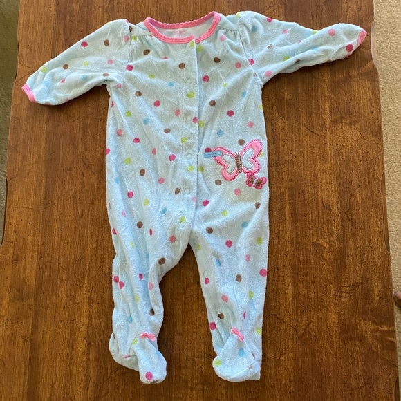Carter’s Baby One Piece Footed Onesie Polka Dot Pajama (6 months) - Picture 2 of 8